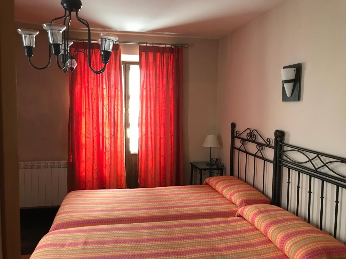 Apartamentos Ebro Рейноса Екстериор снимка